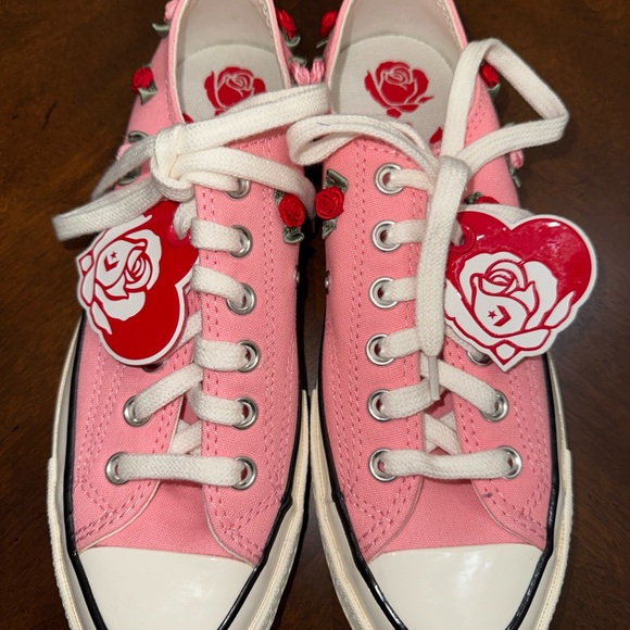 Converse Valentine Pink Sneakers with Floral accents. Women Size 7 - Picture 14 of 14